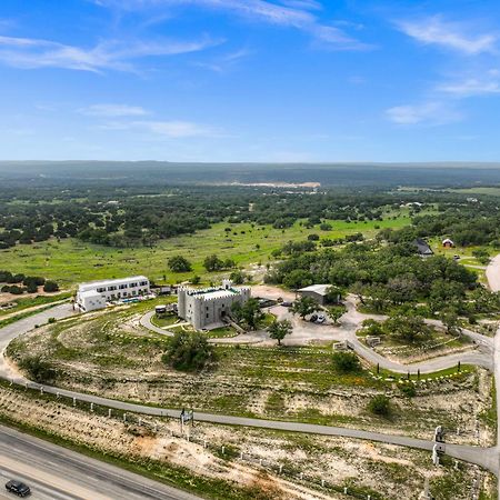 2-Clint Eastwood-1St Floor-Hill Country View Villa Johnson City Dış mekan fotoğraf